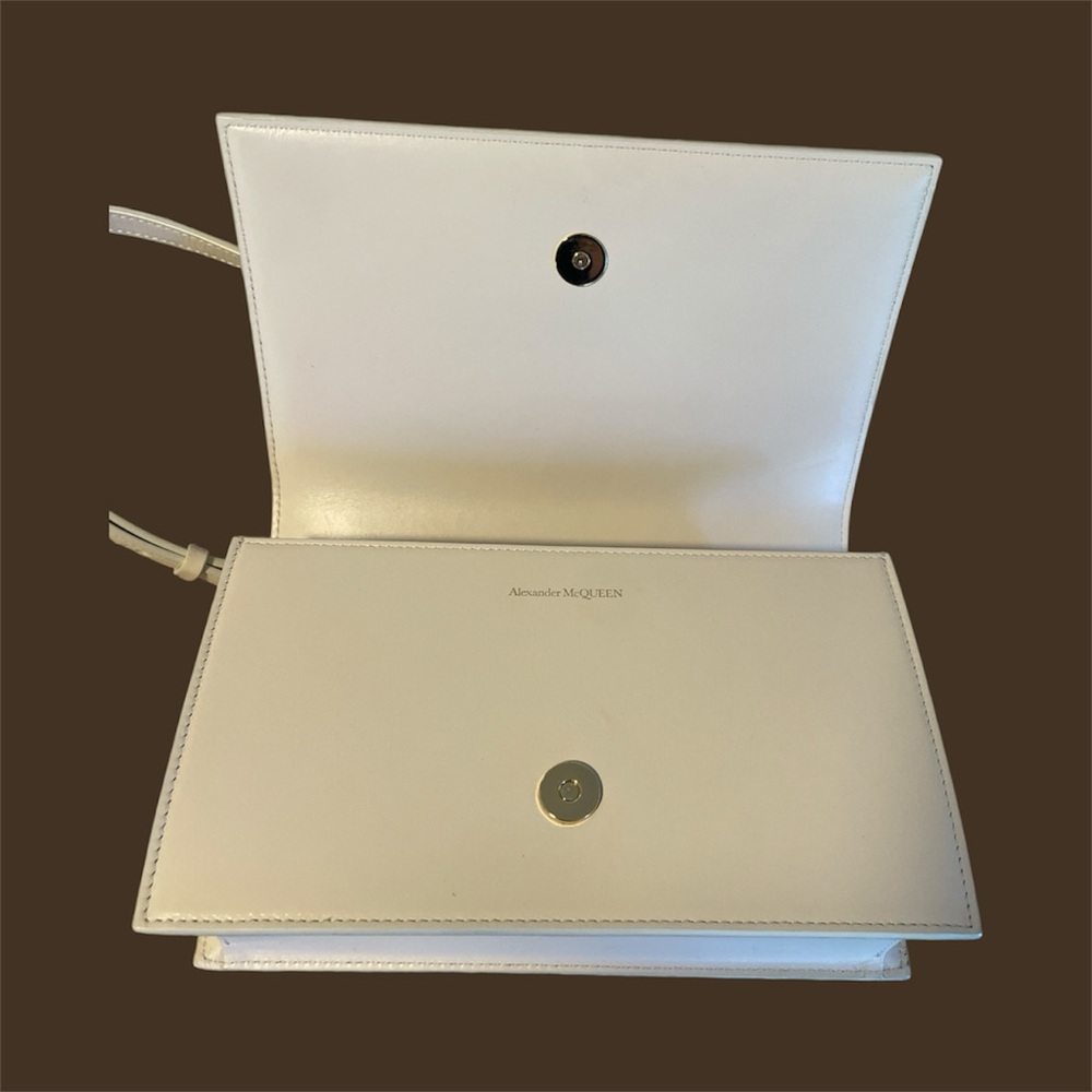 Alexander McQueen Flap Bag - Picture 4 of 5